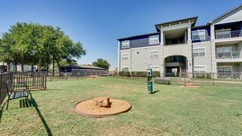 Leash free dog park 
